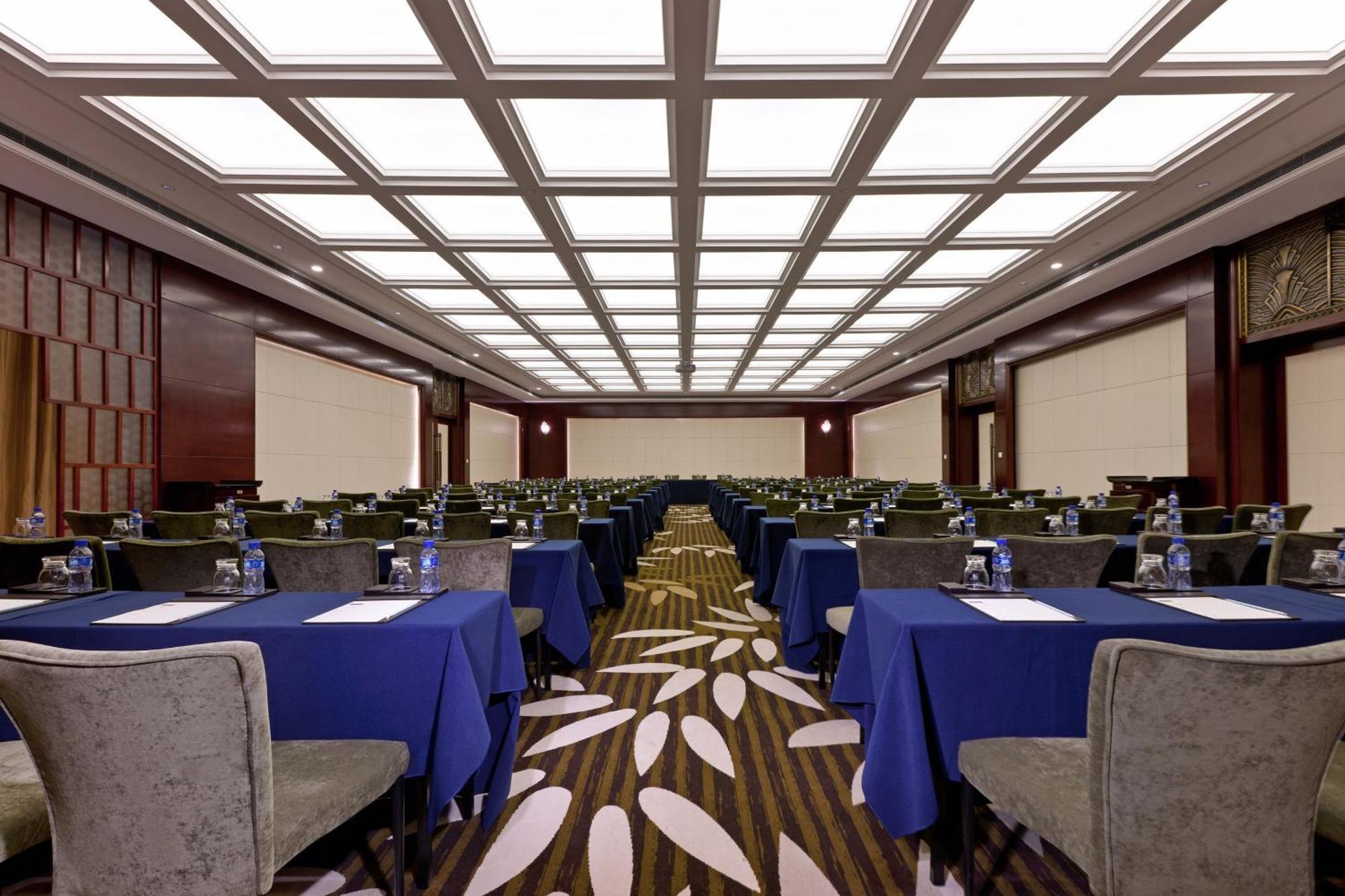Sheraton Changzhou Wujin Hotel Exterior photo