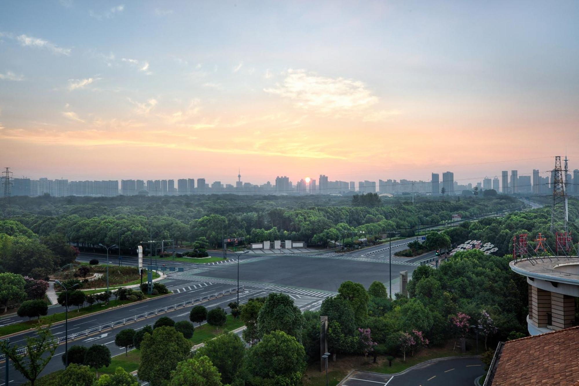 Sheraton Changzhou Wujin Hotel Exterior photo