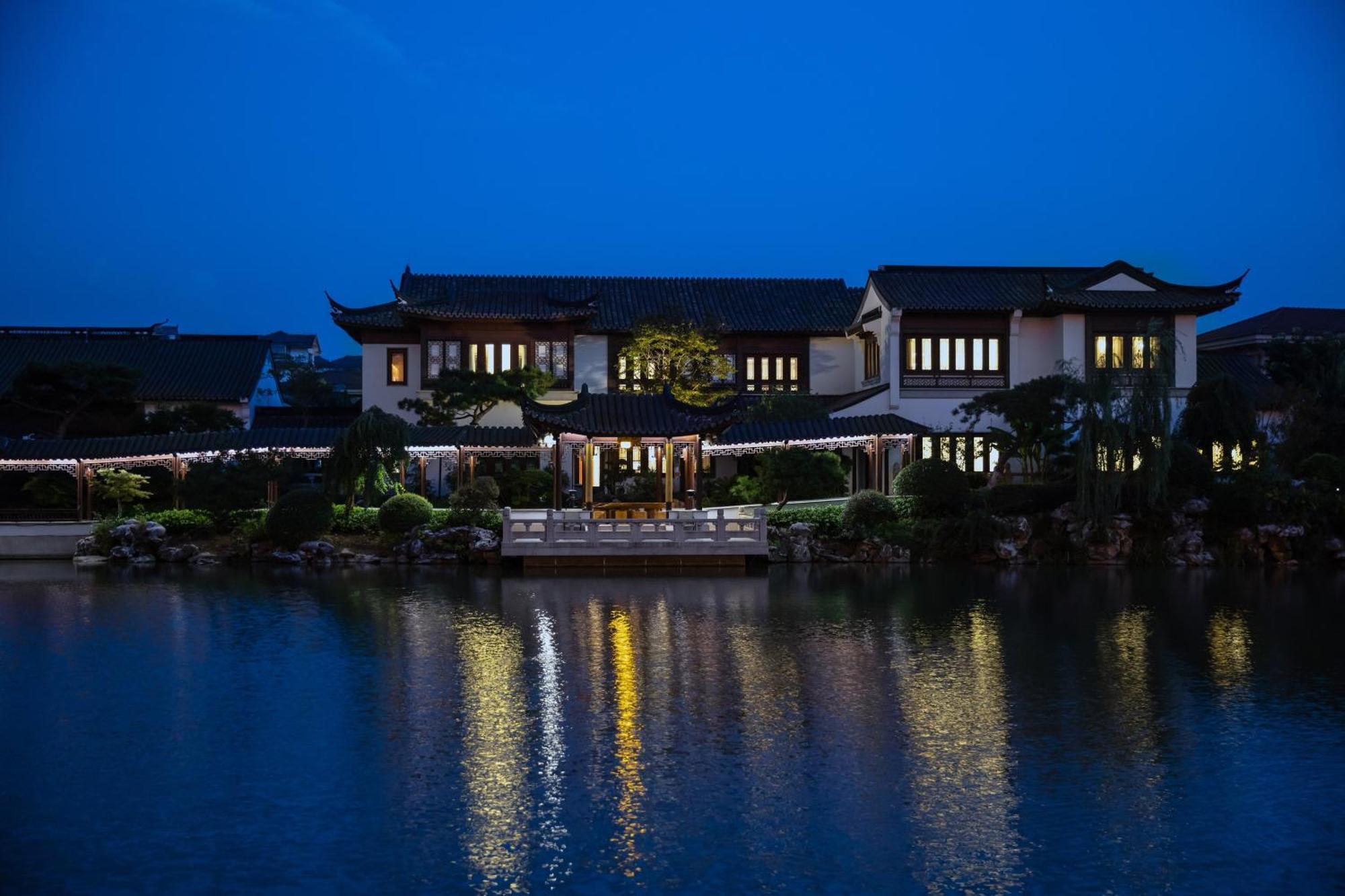 Sheraton Changzhou Wujin Hotel Exterior photo