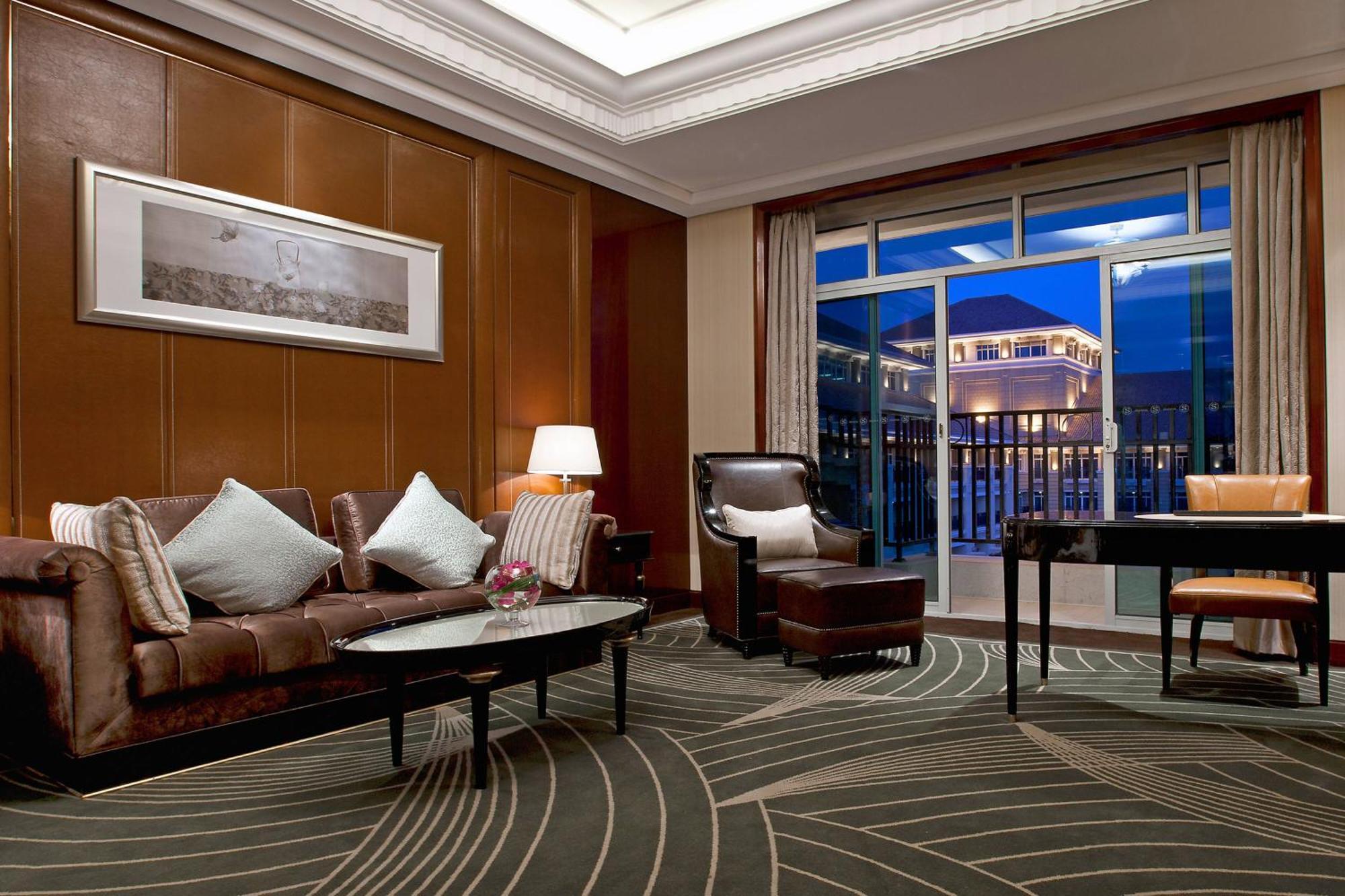 Sheraton Changzhou Wujin Hotel Exterior photo