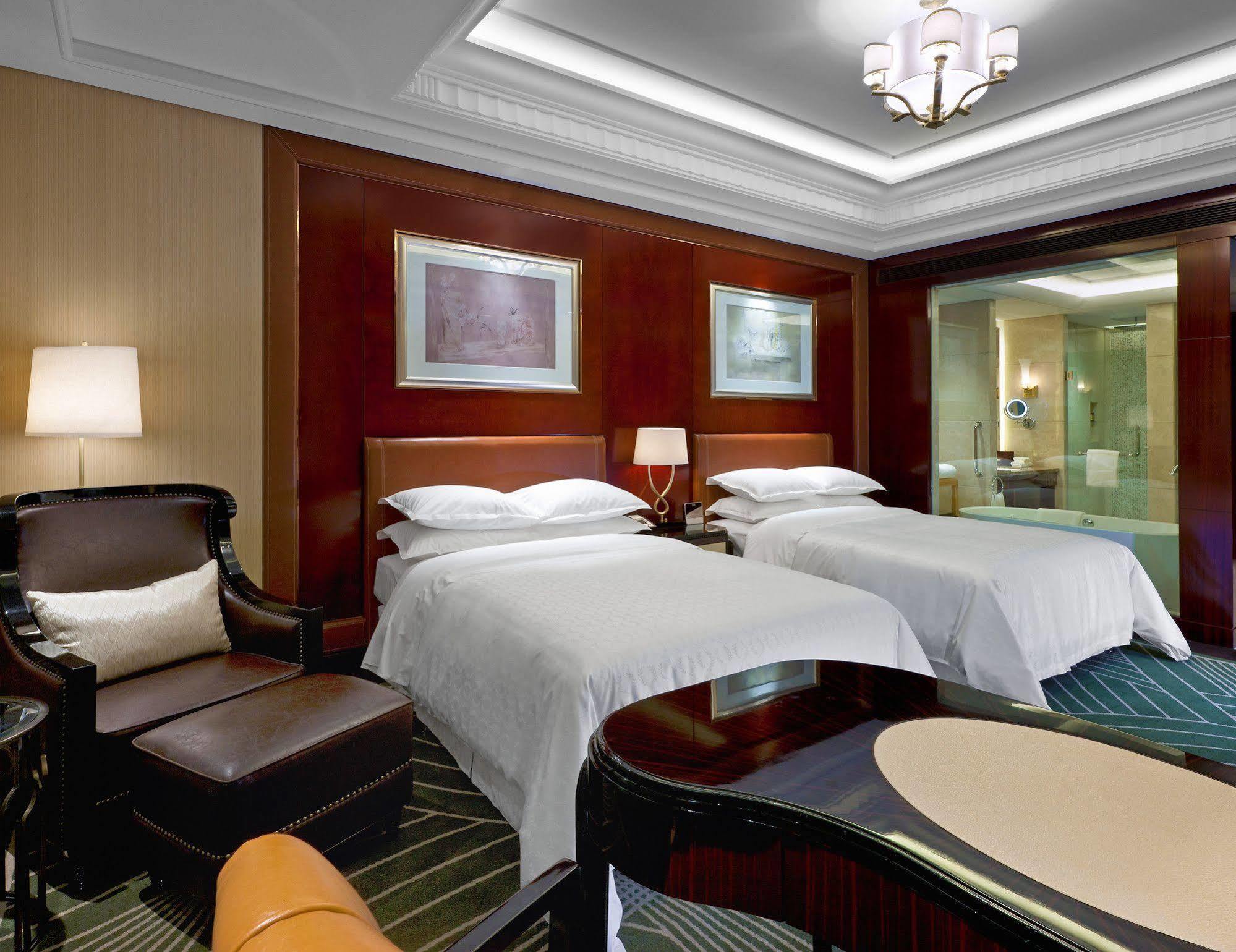 Sheraton Changzhou Wujin Hotel Exterior photo