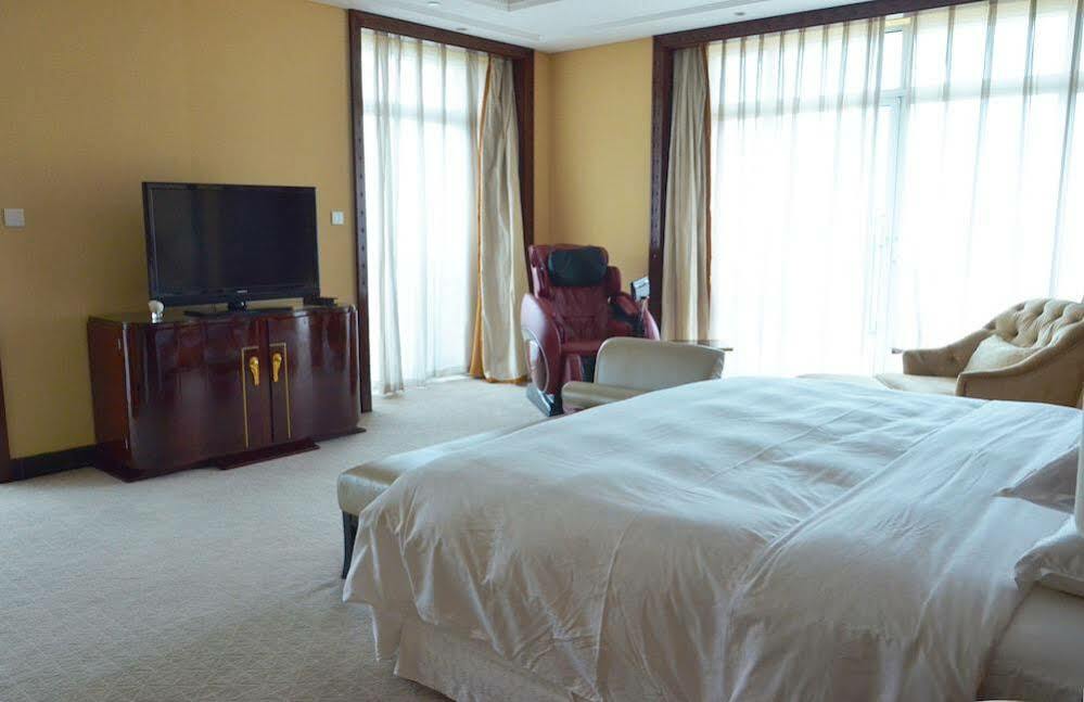 Sheraton Changzhou Wujin Hotel Exterior photo